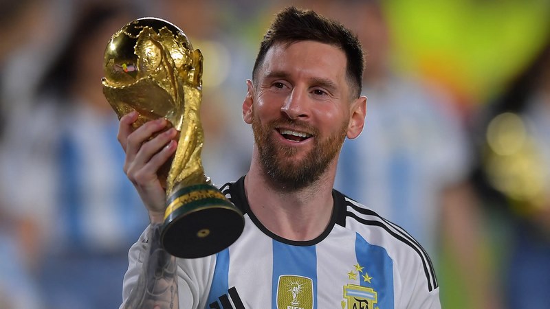 Messi hiện nay là cầu thủ duy nhất trong lịch sử khi có 5 lần giành Ballon d’Or