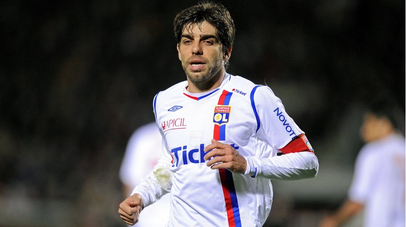 Juninho Pernambucano dẫn đầu top cầu thủ sút phạt tốt nhất 